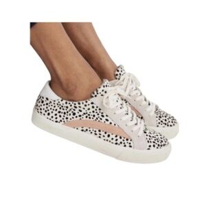 Madewell Sidewalk Low Top Sneakers in Spot Dot Calf
Hair Size 9